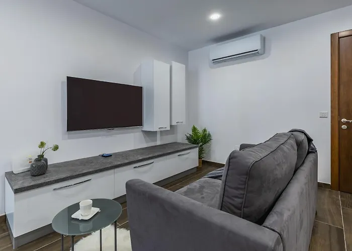 Sandstone A8 Marsascala - 15minute Drive To Valletta Apartment *