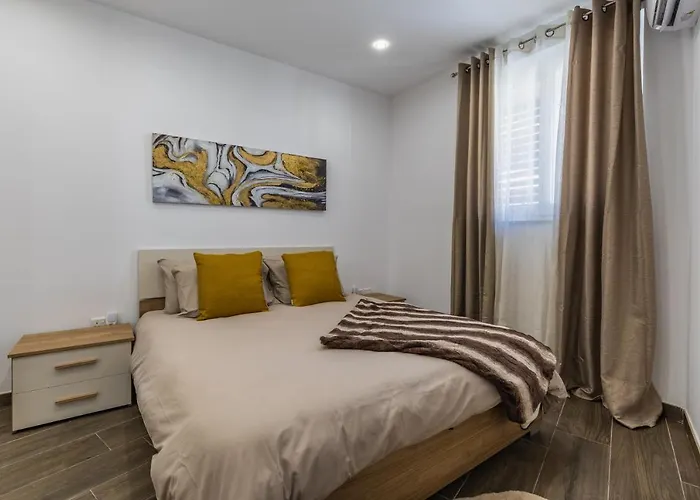 Apartment Sandstone A8 Marsascala - 15minute Drive To Valletta